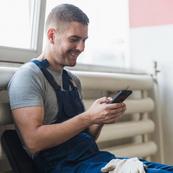 Comunicación de empleados en fabricas