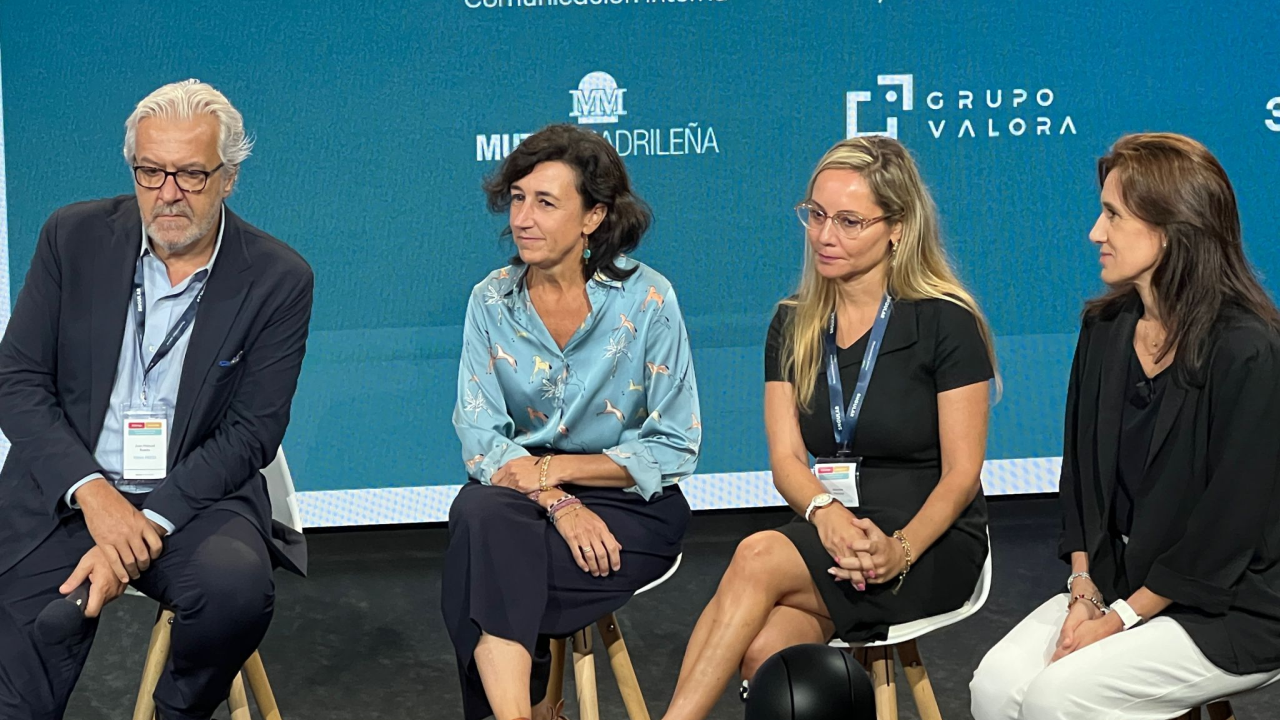 Mesa redonda Informe CI Dialenga